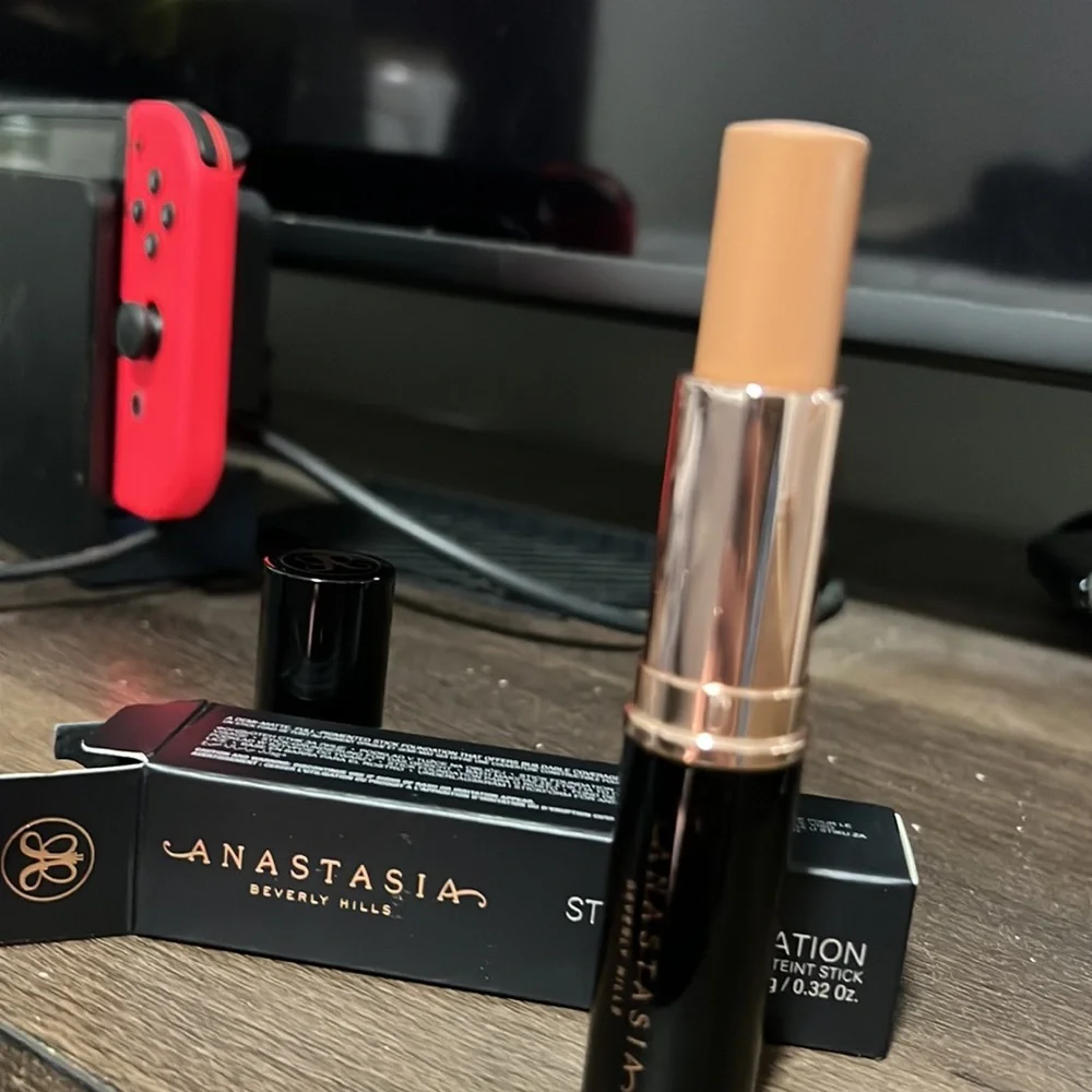 🍫💜Almond Anastasia Beverly Hills Foundation Stick